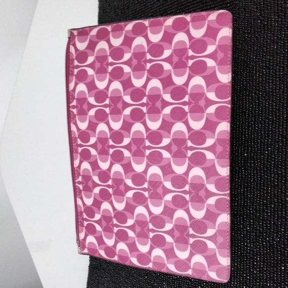 Pink Coach IPad case - Picture 4 of 8